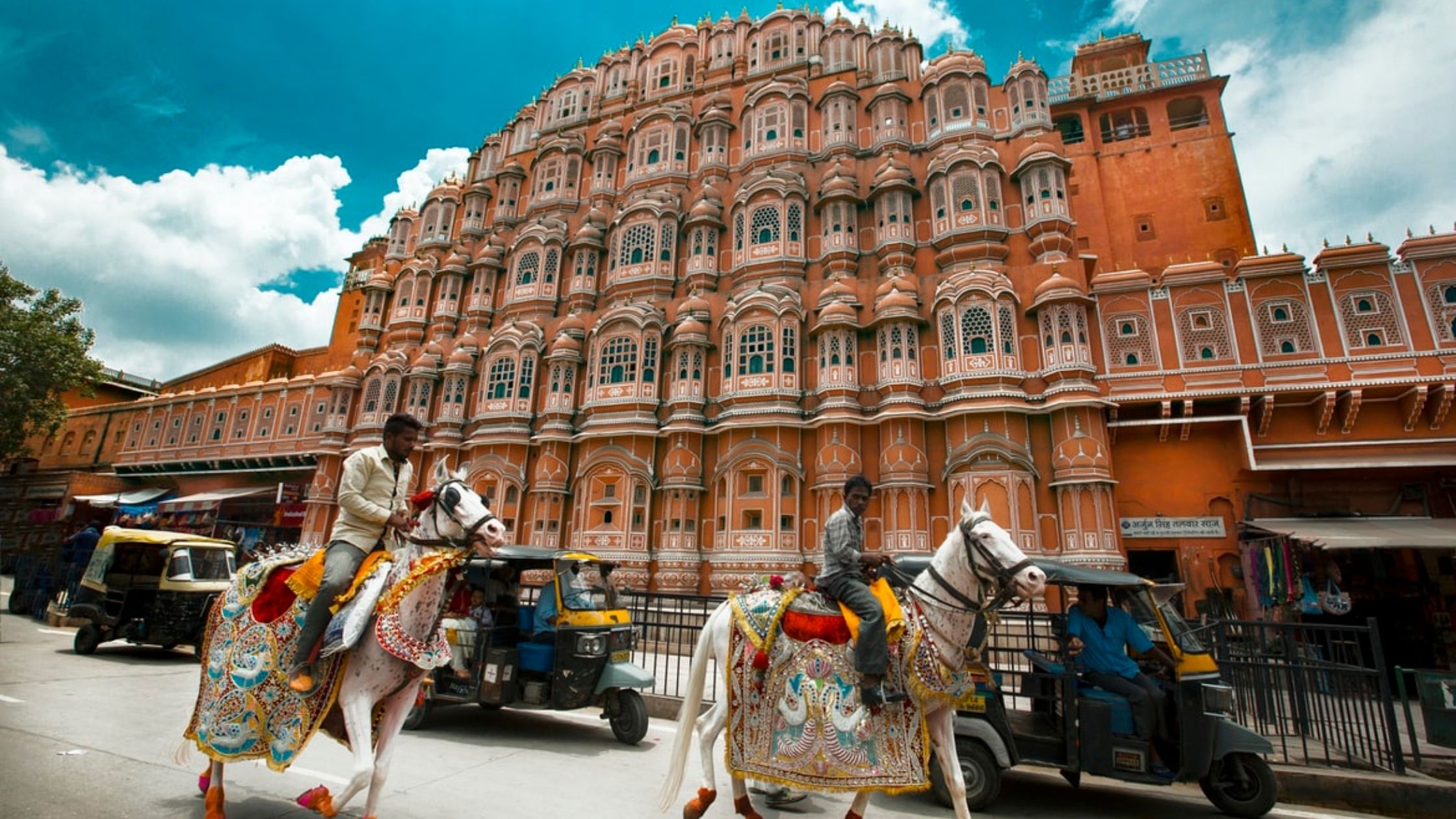 Hawa Mahal It 's Architecture , Timings and Tips For Visiting Amer Fort