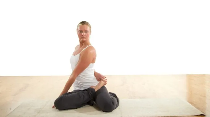 Bharadvaja's Twist: By doing Bharadvajasana 1 and 2, these 7 benefits are for health, know how to do both of them