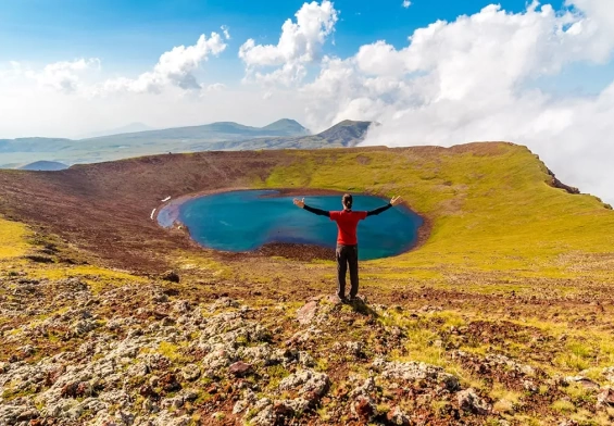 The Natural Wonders of Armenia with an E-Visa: From Mount Ararat to Lake Sevan